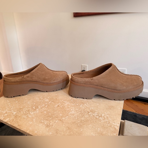 UGG - New Heights Clogs - Picture 10 of 13